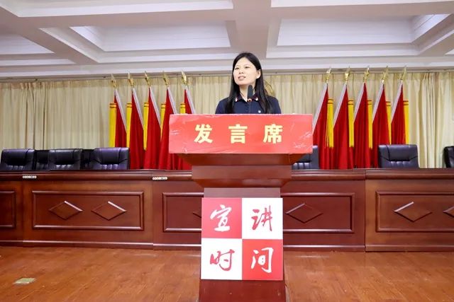 信华集团勘测院公司员工邓秀梅积极参加市级百姓巡回宣讲活动