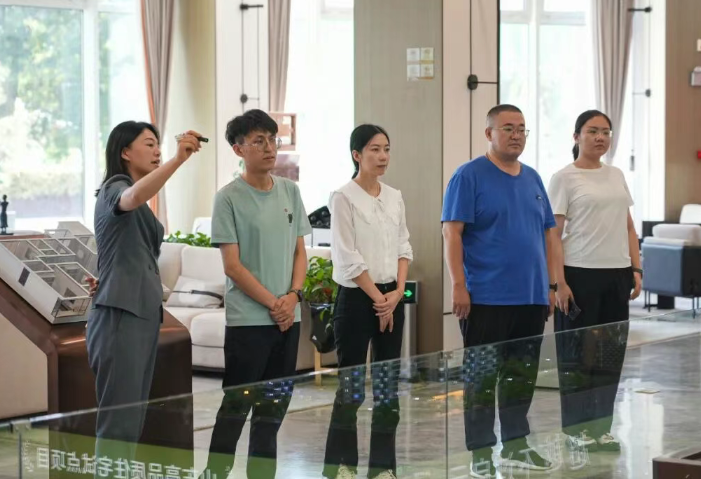 信华发展公司开展新员工重点项目观摩 ，夯实成长根基