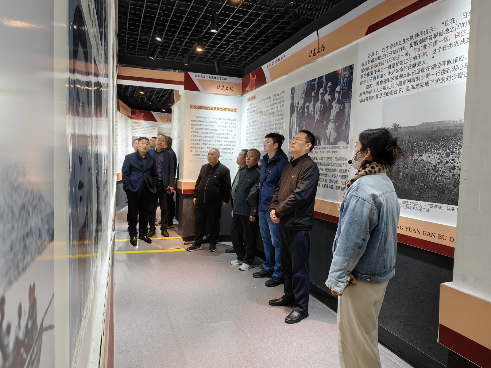 信华集团赴滕州党员干部党性教育基地开展现场教学